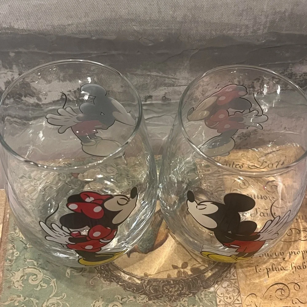 Disney Kissing Mickey and Minnie Glass Set